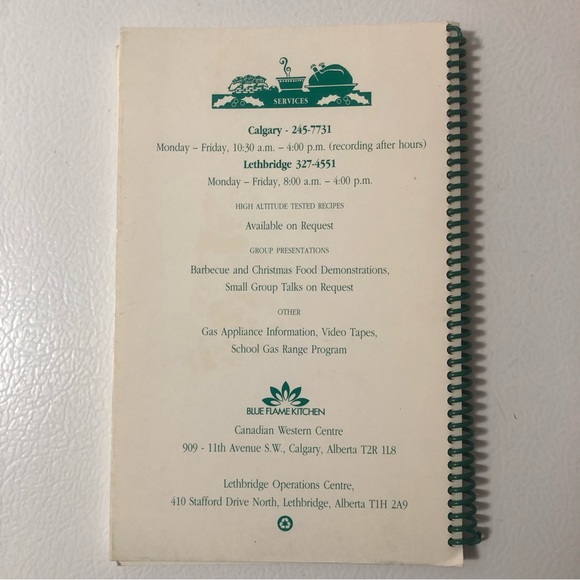 VTG Canadian Western Natural Gas Blue Flame Kitchen Christmas Cookbook 1992 - Picture 2 of 9